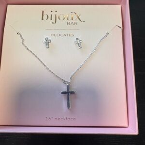 Delicates Silver Necklace with Cross Pendant